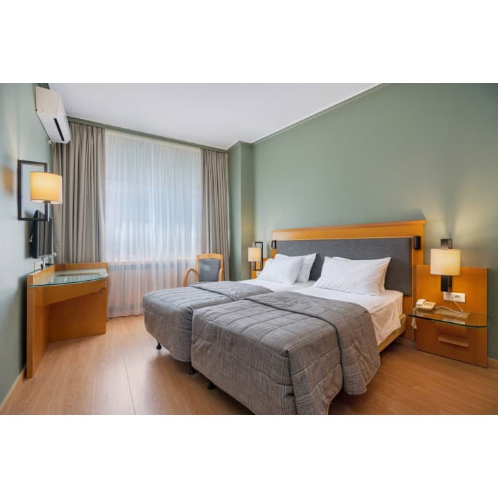 Plaka Hotel